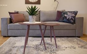 Apartment Nobl Plac